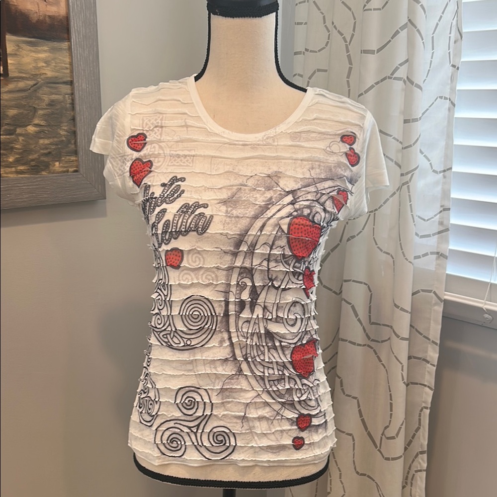 Women's White and Red Graphic Top